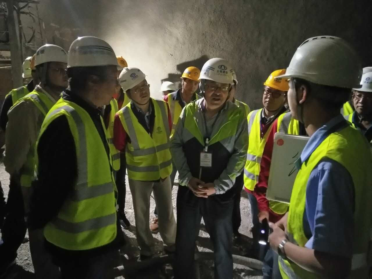 中國交通部運輸部專項督查香麗高速13項目部鴻文隧道1.jpg